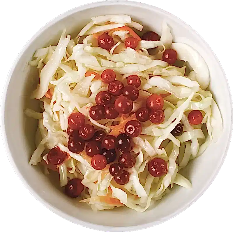Салат капустный с брусникой